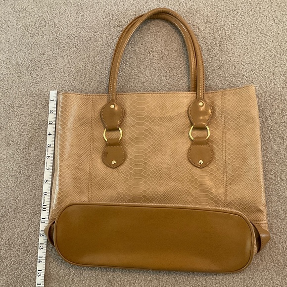 tan snake skin print tote - Picture 2 of 8